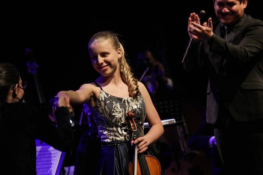 Lois Pfeifer, la joven que con su violín conquistó al público en Eternamente Beethoven