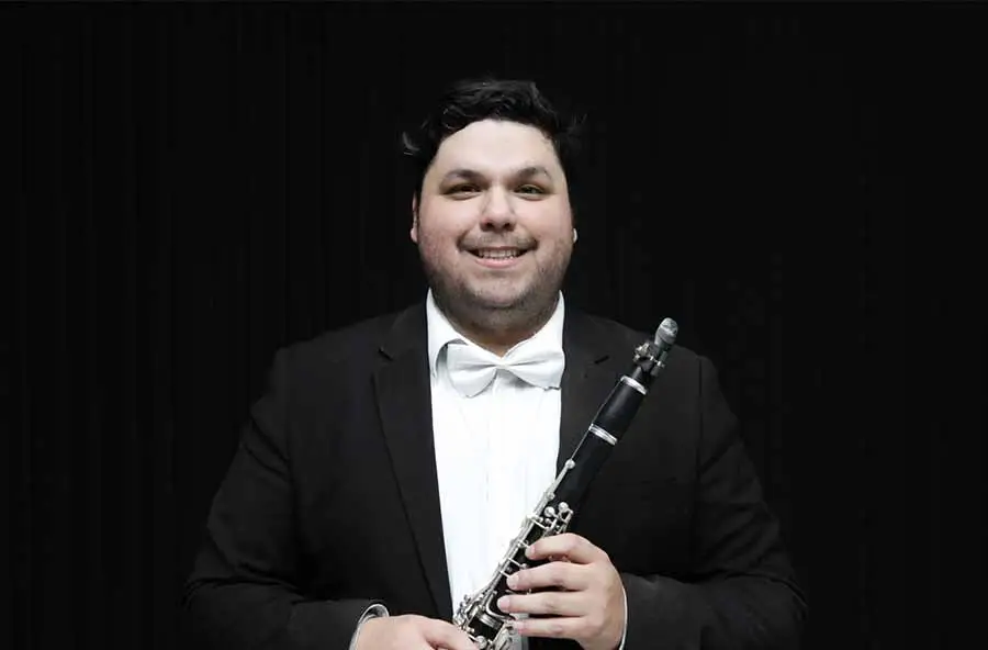 Alejandro Ortiz gana el Concurso de Música Clásica y se alista para ser solista con la Filarmónica