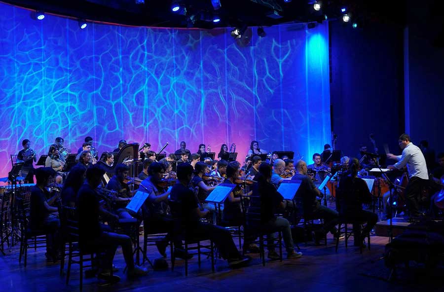 Hoy, la Orquesta Filarmónica de Santa Cruz de la Sierra encantará a su audiencia con “Scheherazade”